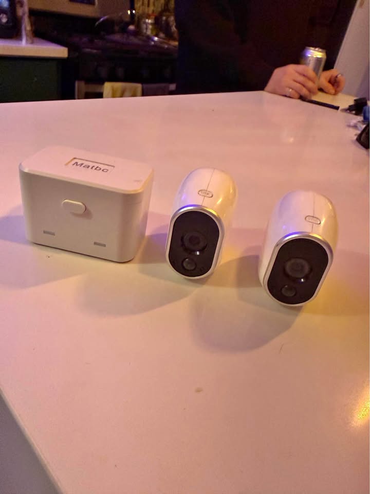 Arlo Security camera and chargeable battery