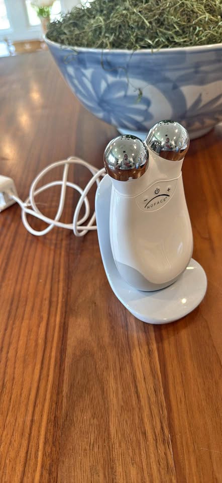 NuFace Facial Toning Device