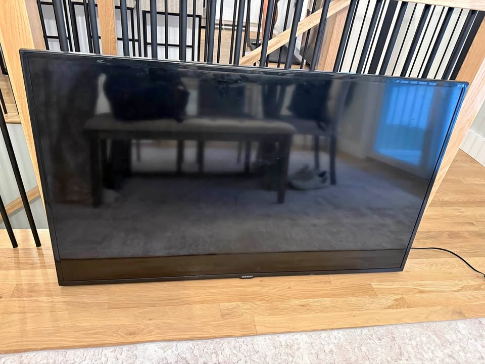 55 inch Samsung TV