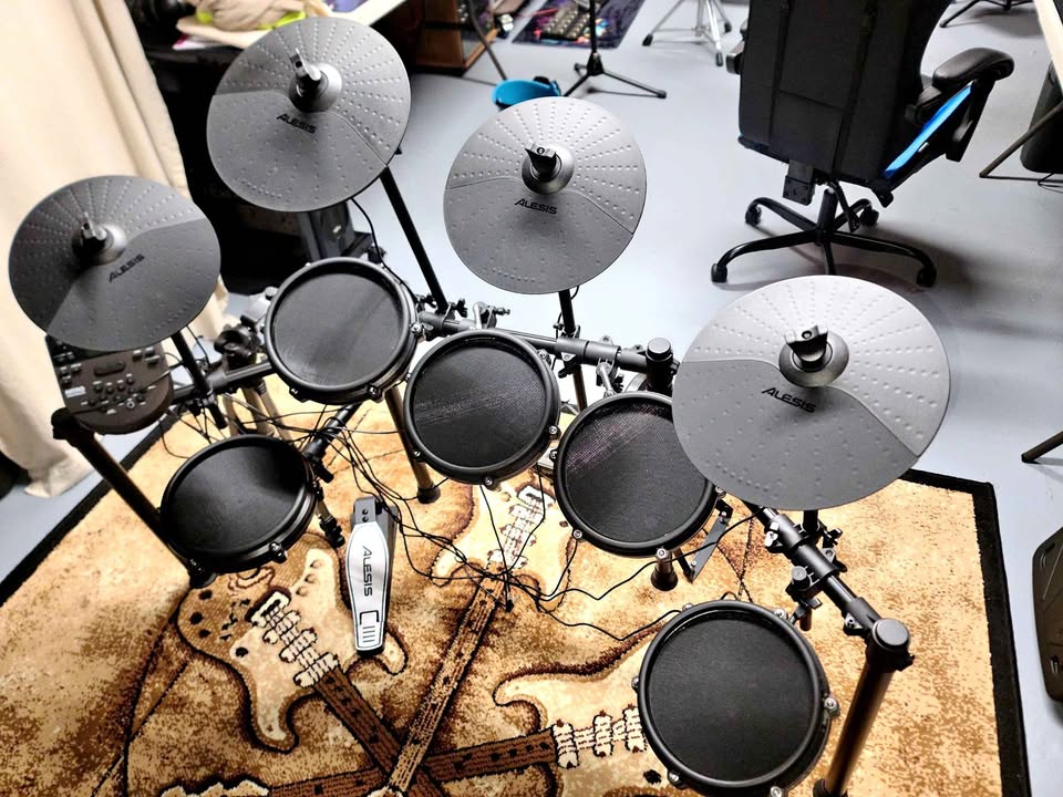 ALESIS NITRO MESH DRUM SET!
