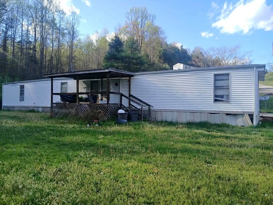 3 Beds 1 Bath - House