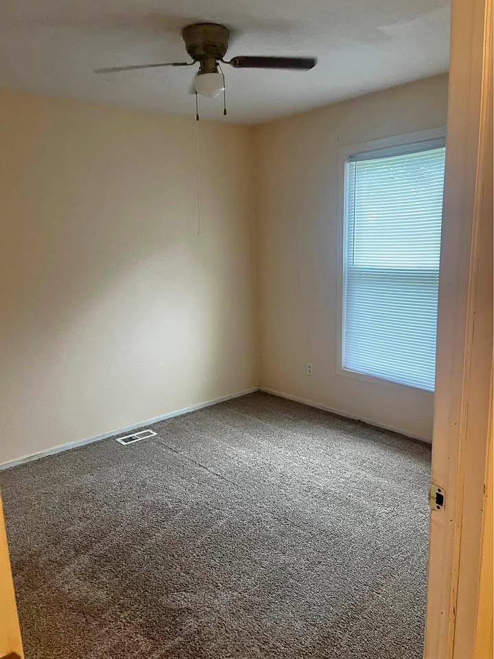 4 Beds 2 Baths - House